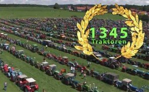 Längste Traktorschlange der Welt