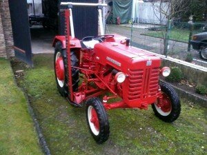 McCormick D-324 Foto 1