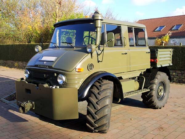 Unimog 406 Doka Flugzeugschlepper Foto 1