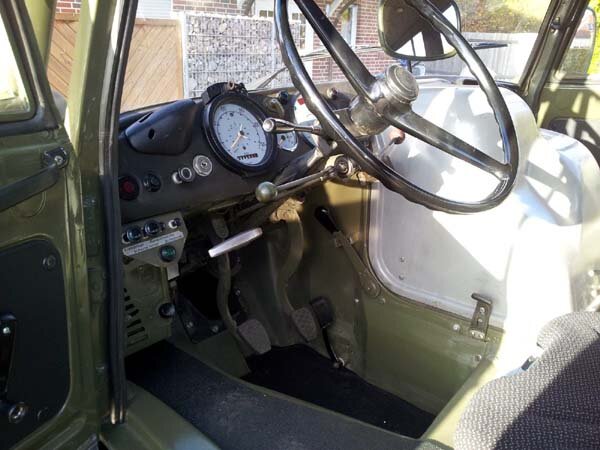 Unimog 406 Doka Flugzeugschlepper Foto 3