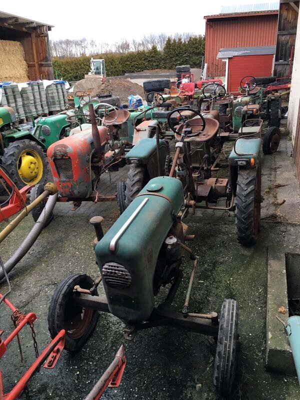 Acht Stihl Schlepper Foto 1