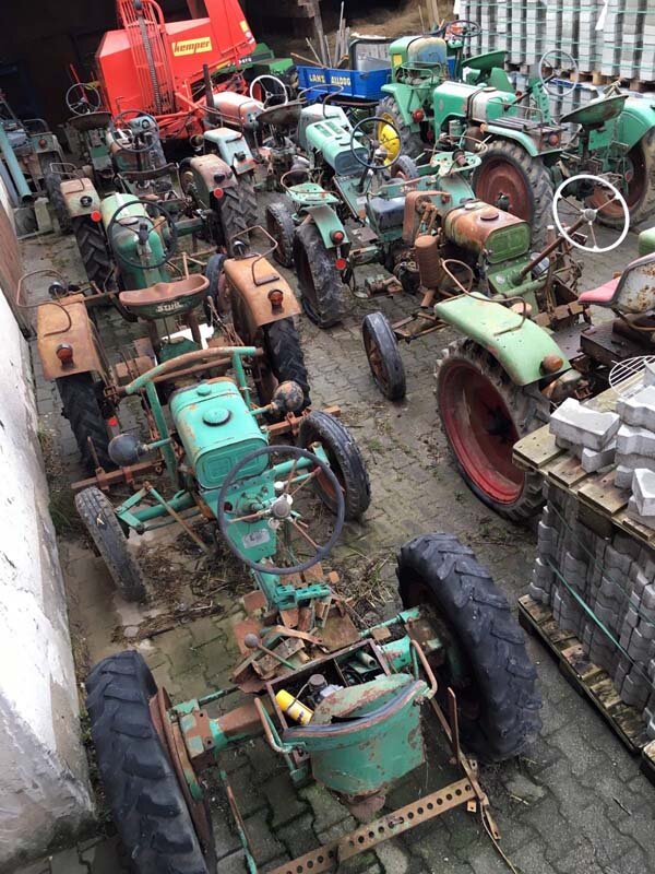 Acht Stihl Schlepper Foto 2