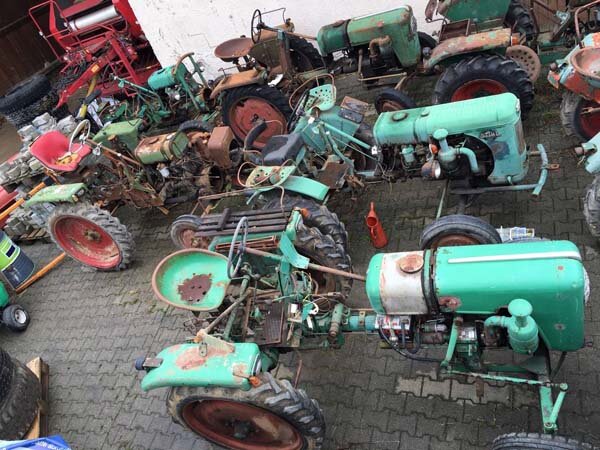 Acht Stihl Schlepper Foto 3