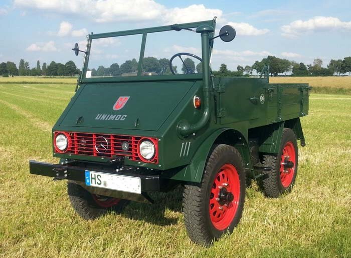 Unimog 2010 von 1953 Foto 1