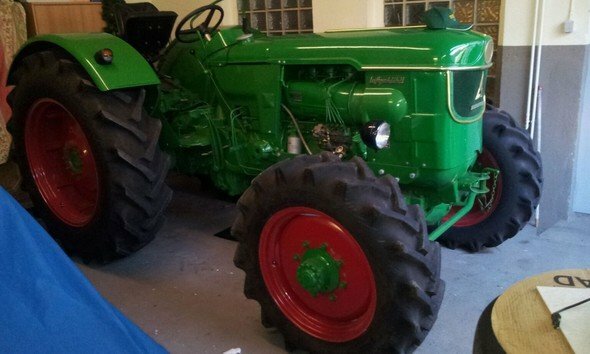 Deutz Allrad-Schlepper Modell 6005 Foto 2