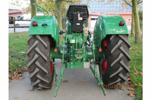 Deutz Allrad-Schlepper Modell 6005 Foto 3