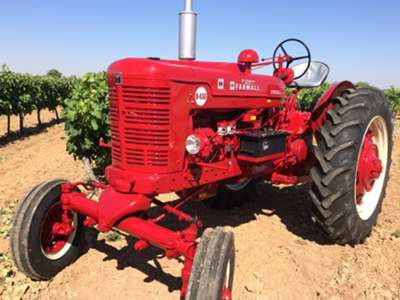 Farmall B-450 von 1958